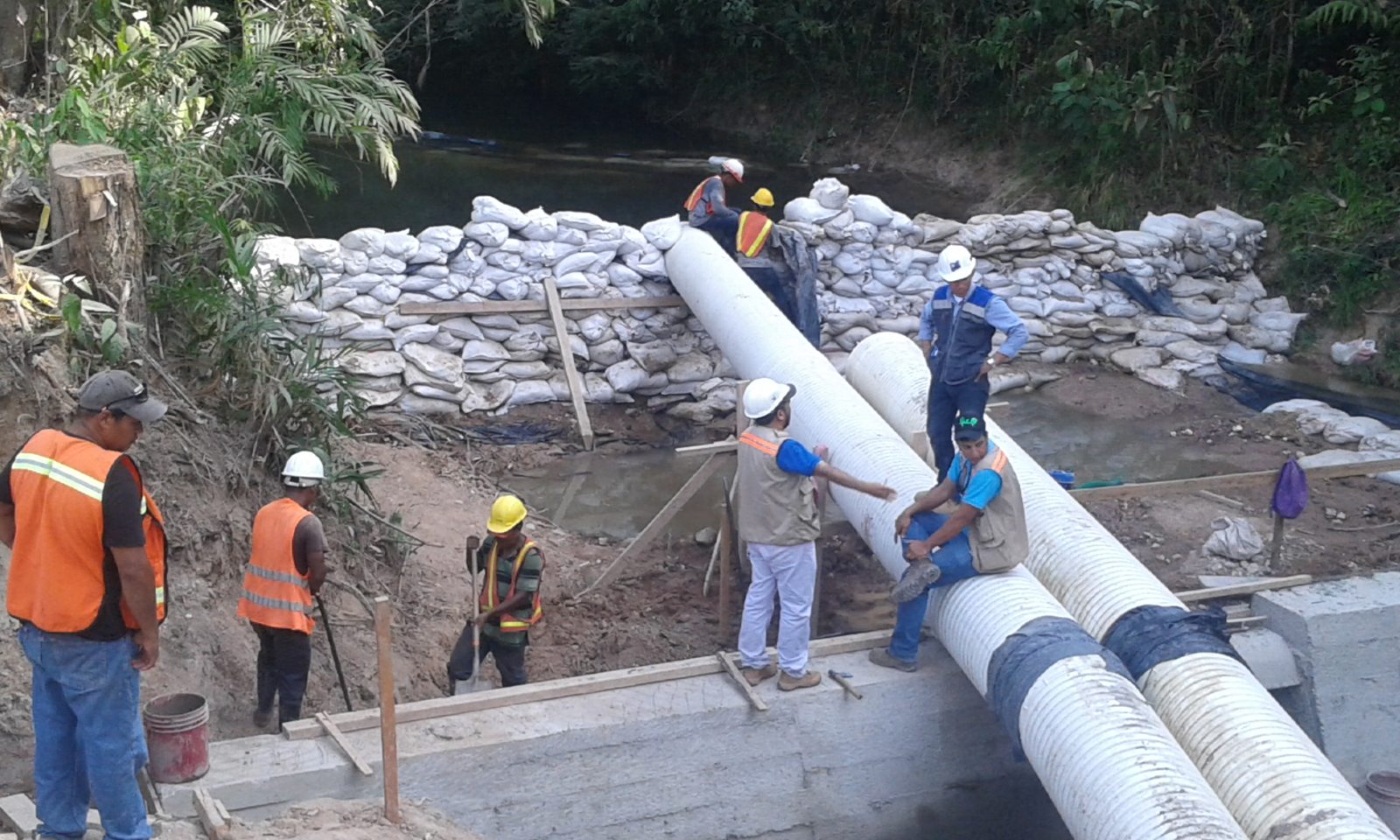 Tubería de conducción del sistema de agua potable de Waspam